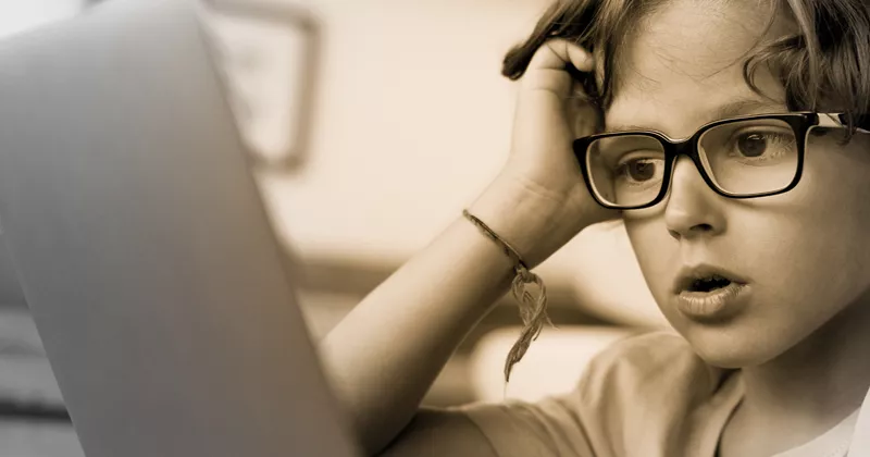 10 conseils pour co-habiter harmonieusement avec les écrans de ses enfants